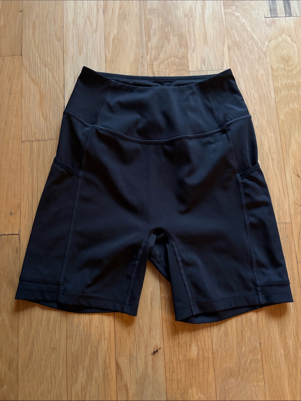 Women’s High-Waist Black Active Shorts with pockets